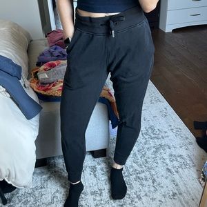 LULULEMON JOGGERS